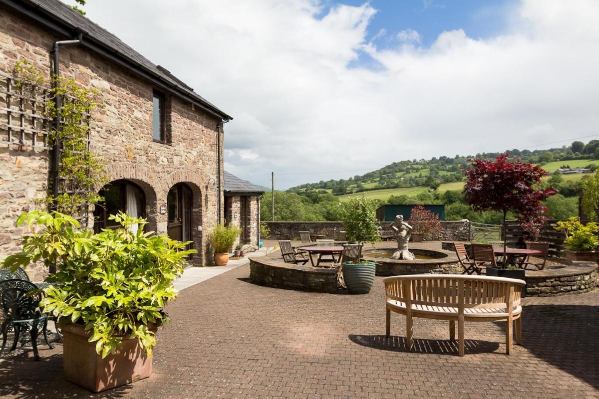 Neuadd B&B Suites Crickhowell Exterior foto